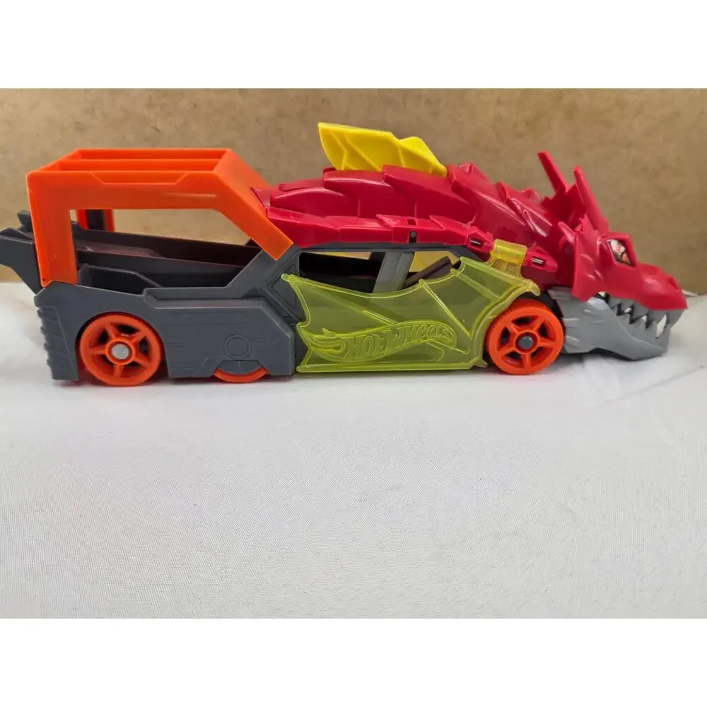 Hot Wheels City Dragon Launch Transporter